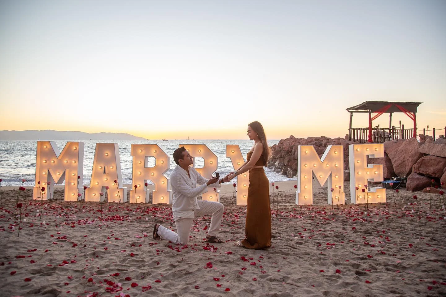 Arreglos florales para propuestas de matrimonio en Puerto Vallarta - Obsequio Vallarta